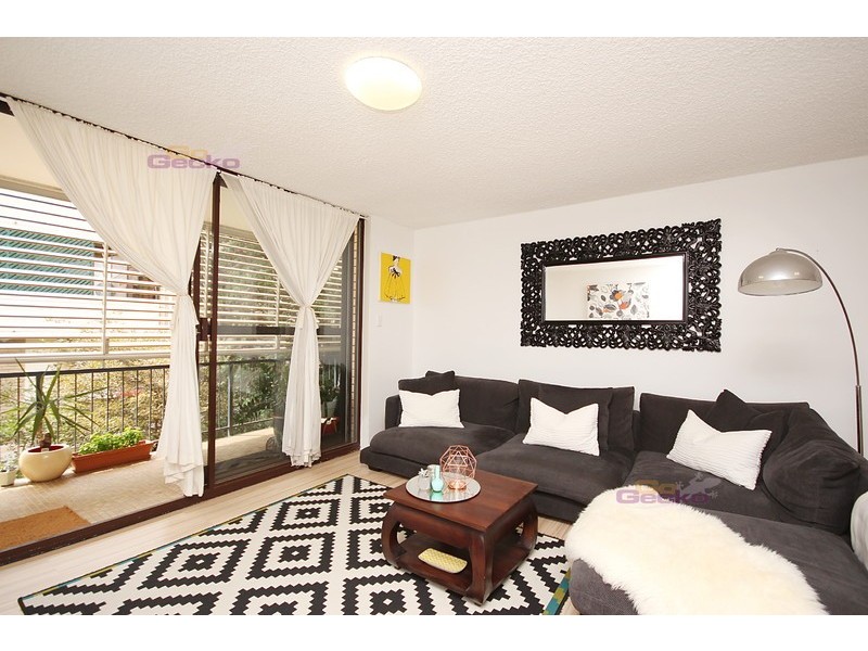 2/84 Bayview Terrace, Clayfield QLD 4011