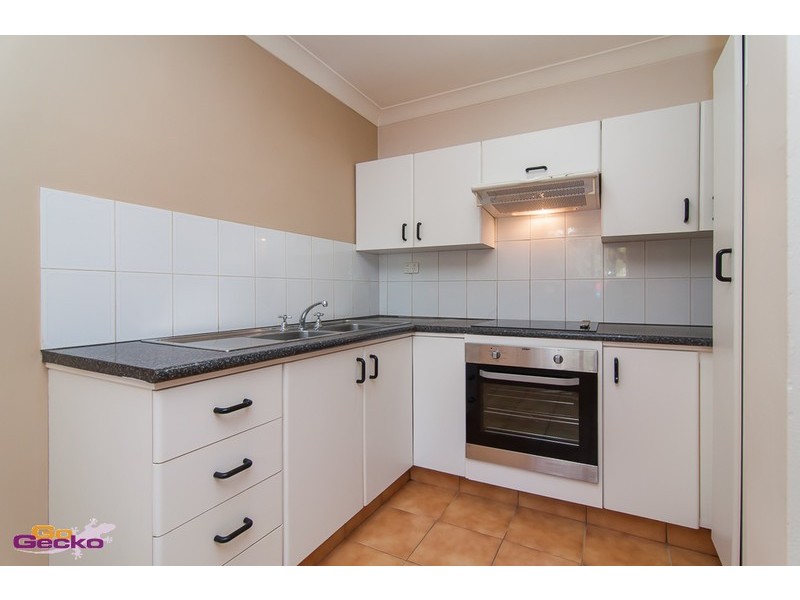 2/11 Kidston Terrace, Chermside QLD 4032