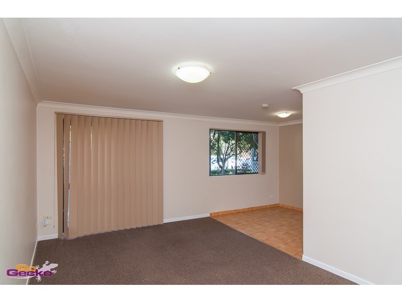 2/11 Kidston Terrace, Chermside QLD 4032