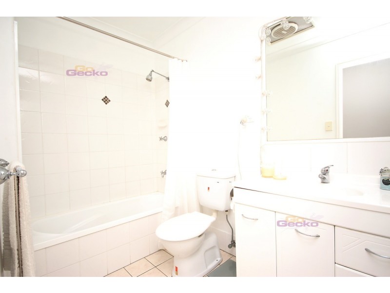 9/11 London Street, Nundah QLD 4012