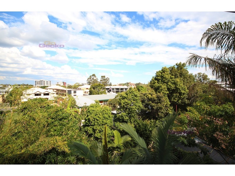 9/11 London Street, Nundah QLD 4012