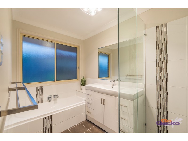 13 Morgan Road, Albany Creek QLD 4035