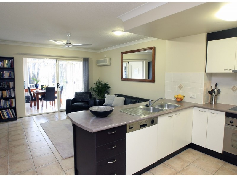 1/5 Whytecliffe Street, Albion QLD 4010