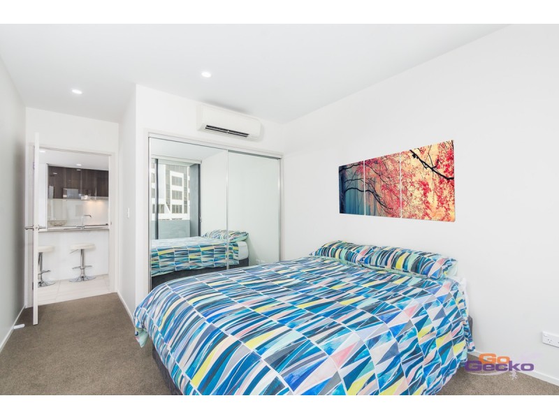 406/8 Hunt Street, Hamilton QLD 4007