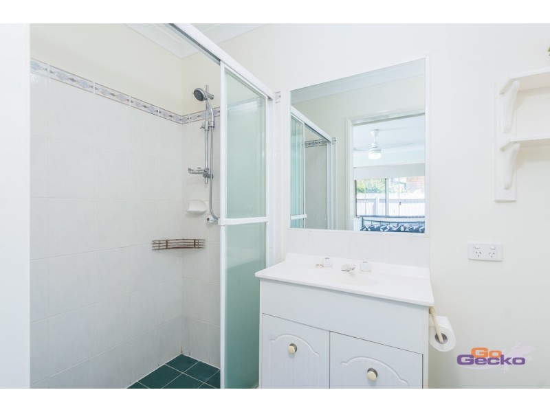 27 Manitoba Place, Wavell Heights QLD 4012