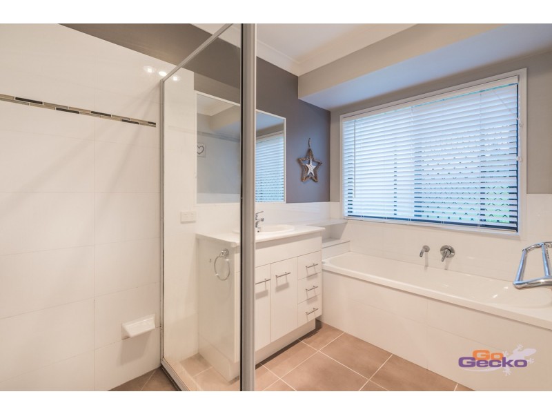 6-8 Claire Close, Cashmere QLD 4500