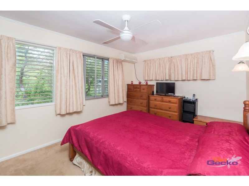 11 Marford Street, Chermside West QLD 4032