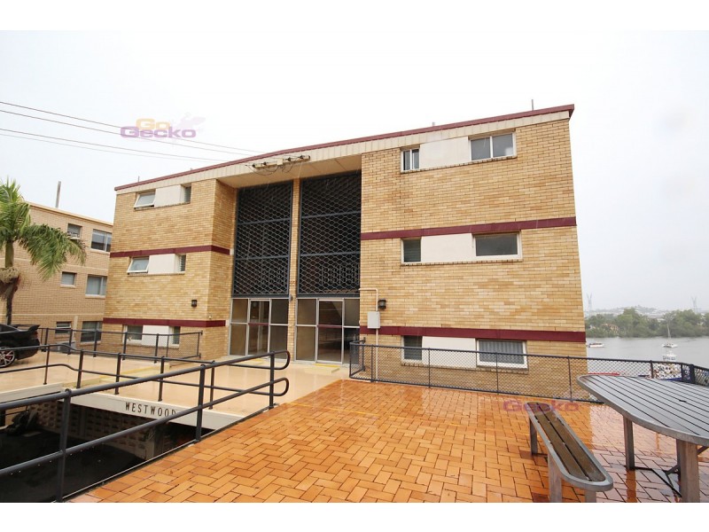 5/55 Hillside Crescent, Hamilton QLD 4007