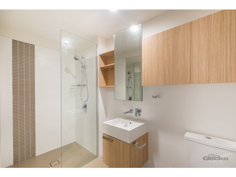 813/16 Aspinall Street, Nundah QLD 4012