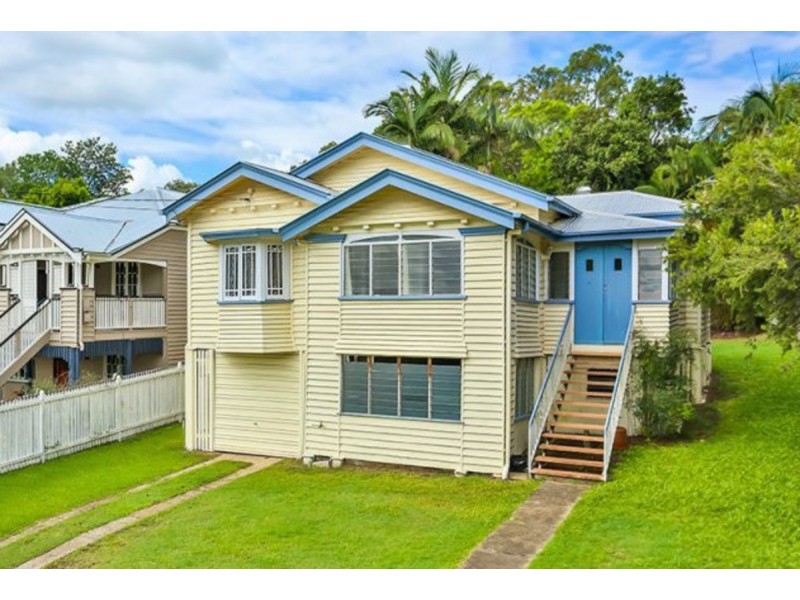 34 Main Avenue, Bardon QLD 4065