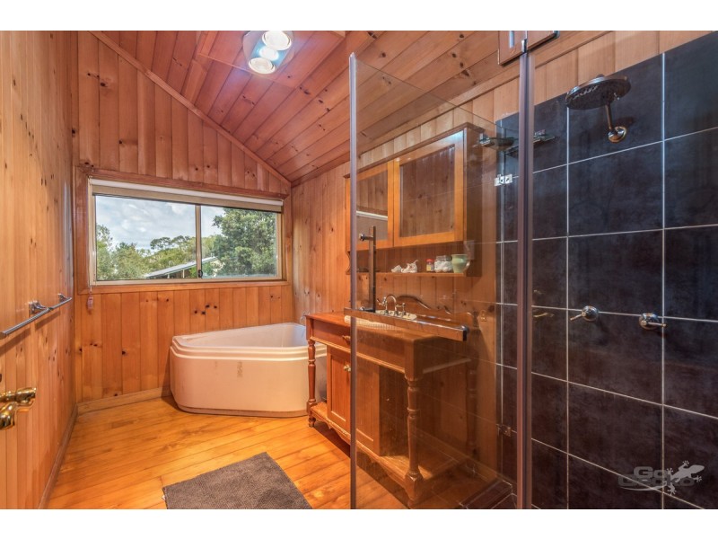 1 Station Avenue, Northgate QLD 4013