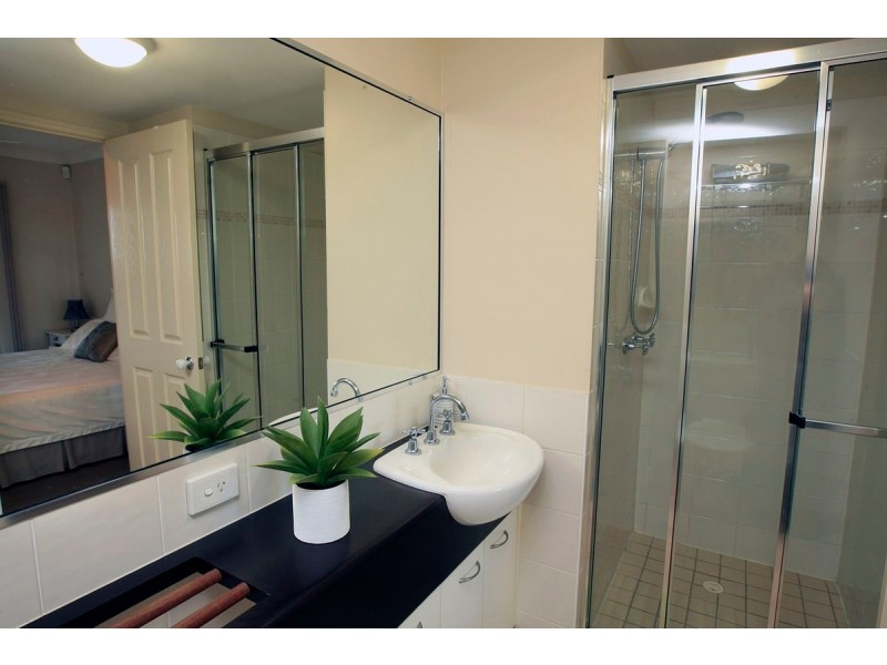 1/5 Whytecliffe Street, Albion QLD 4010
