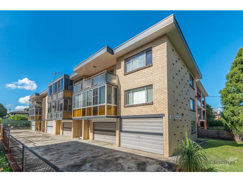 2/10 Kreutzer Street, Nundah QLD 4012