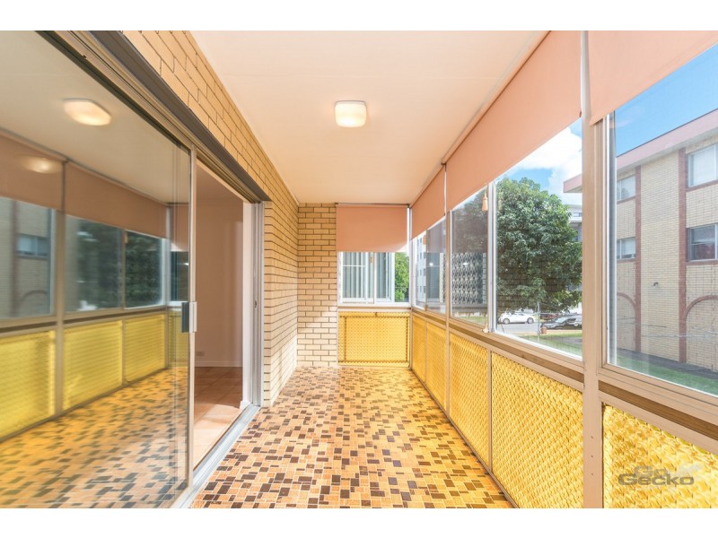 2/10 Kreutzer Street, Nundah QLD 4012