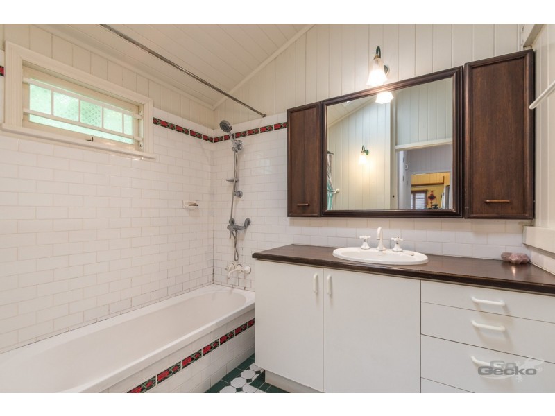 1 Bayview Terrace, Clayfield QLD 4011