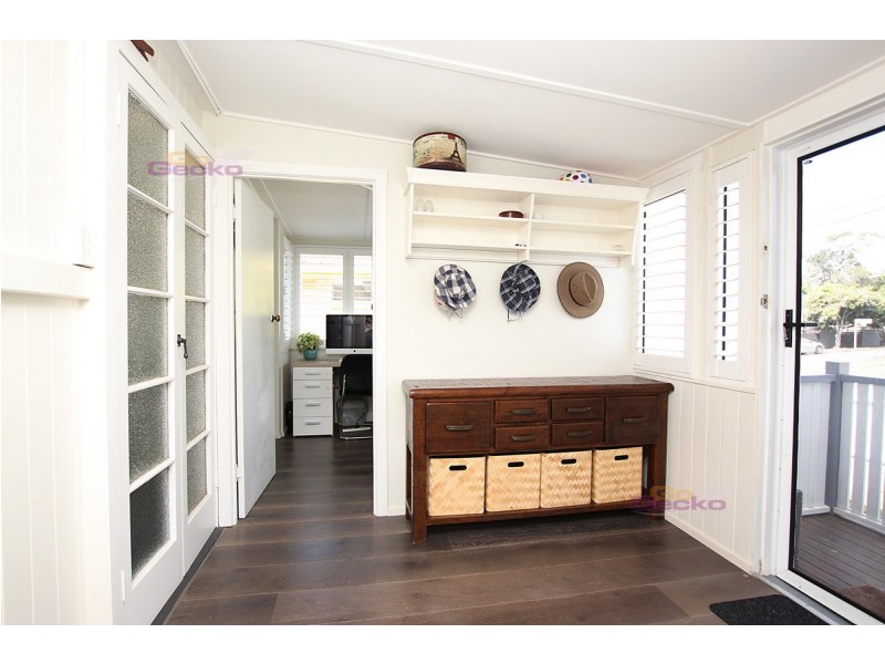 27 Woking Street, Mitchelton QLD 4053