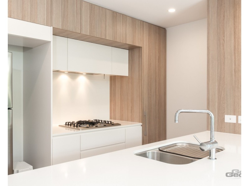 5208/331 MacArthur Avenue, Hamilton QLD 4007