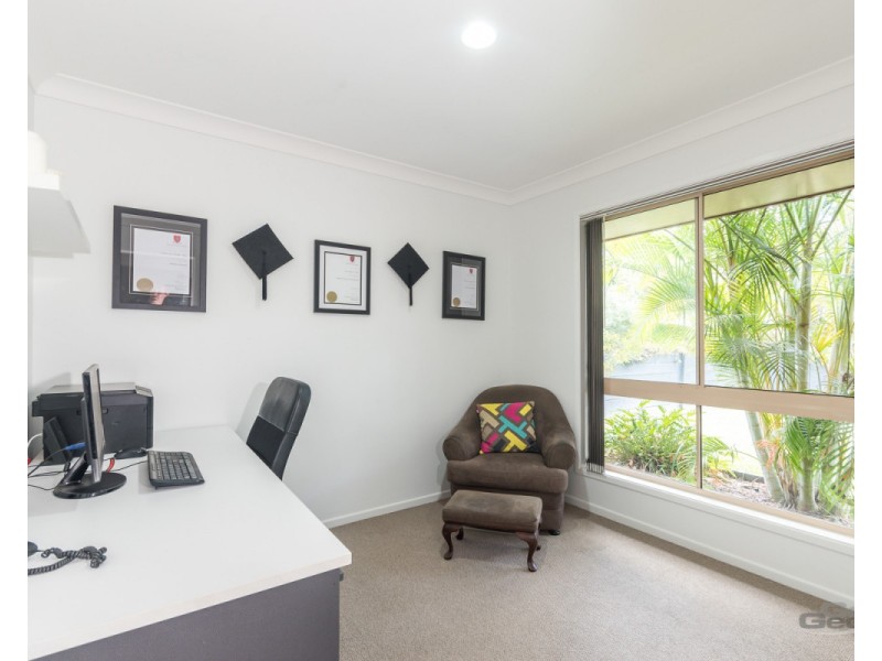 12 Brookland Close, Bridgeman Downs QLD 4035