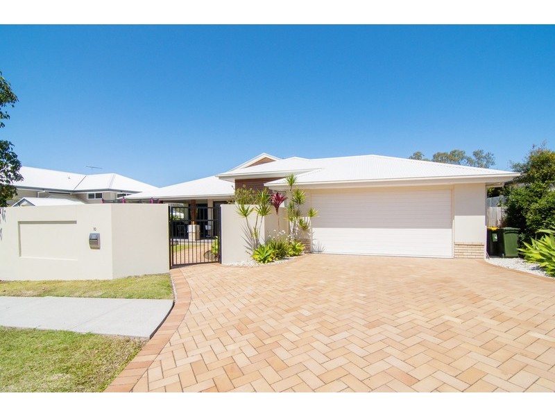 10 Cassia St, Bridgeman Downs QLD 4035