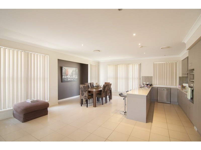 10 Cassia St, Bridgeman Downs QLD 4035