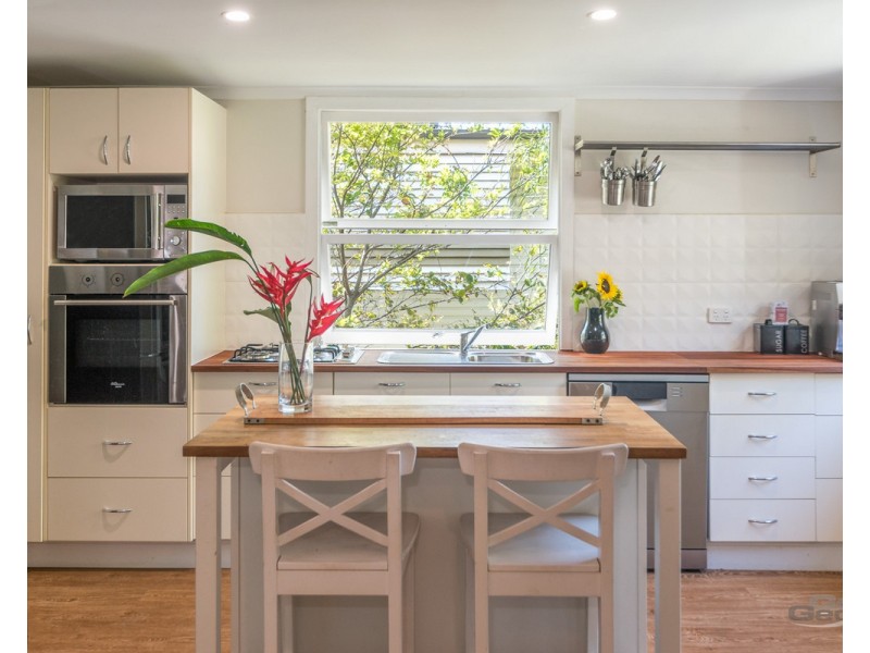 10 Fourteenth Avenue, Brighton QLD 4017