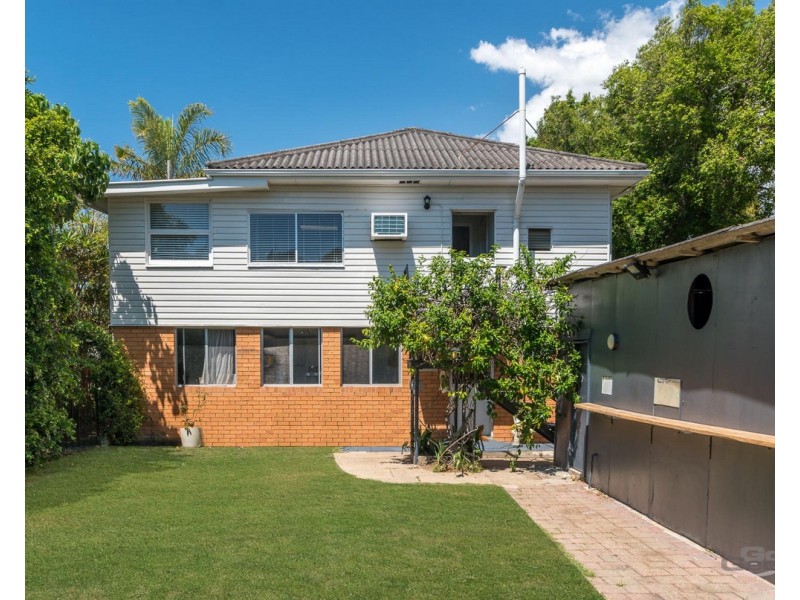 10 Fourteenth Avenue, Brighton QLD 4017