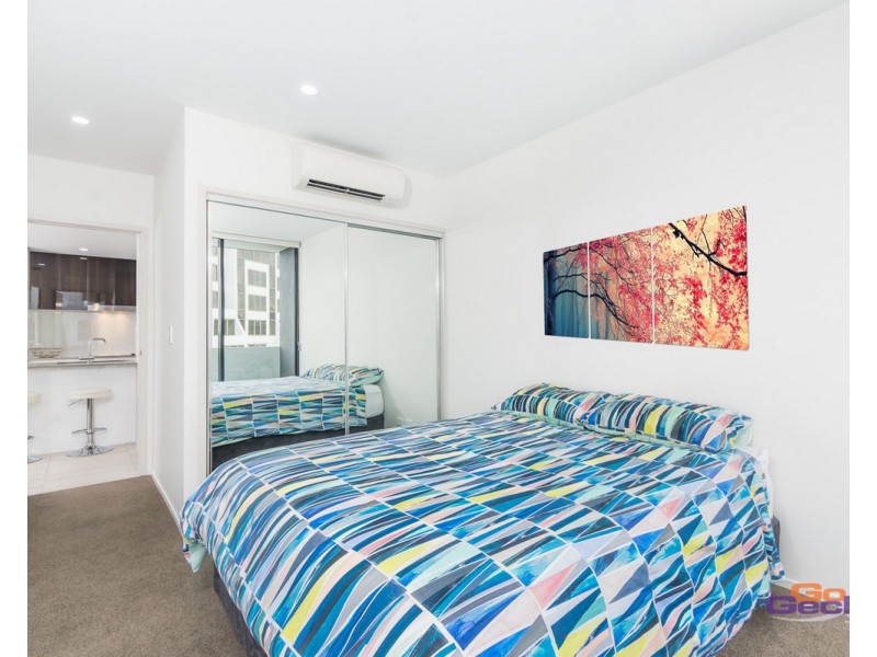 406/8 Hunt Street, Hamilton QLD 4007