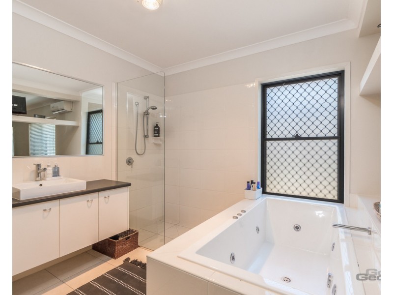 9 Macdonald Place, Carseldine QLD 4034