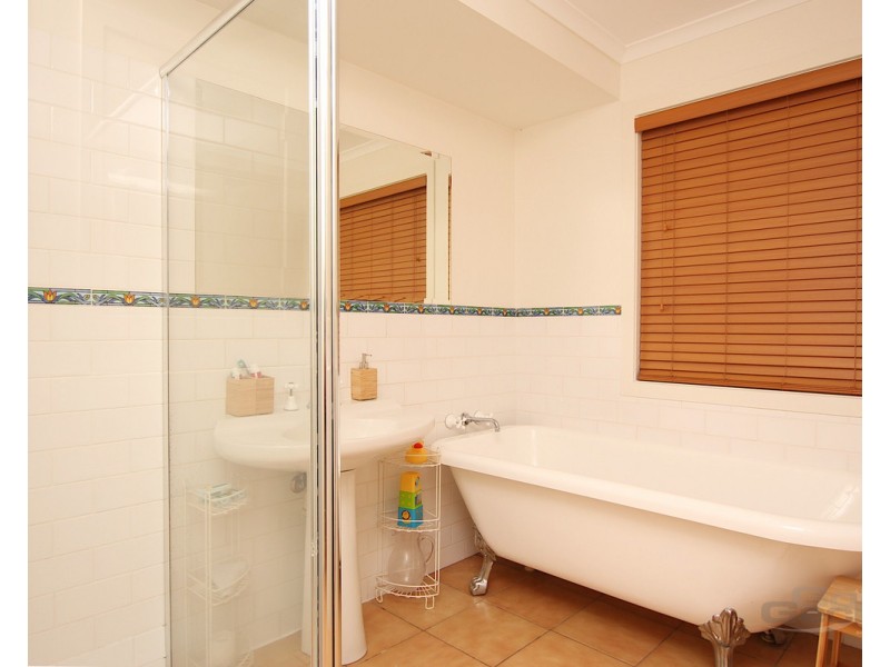 26 Alrex Street, Everton Hills QLD 4053