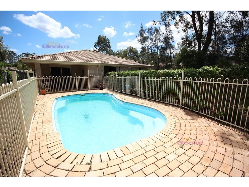 17 Birmingham Street, Eatons Hill QLD 4037