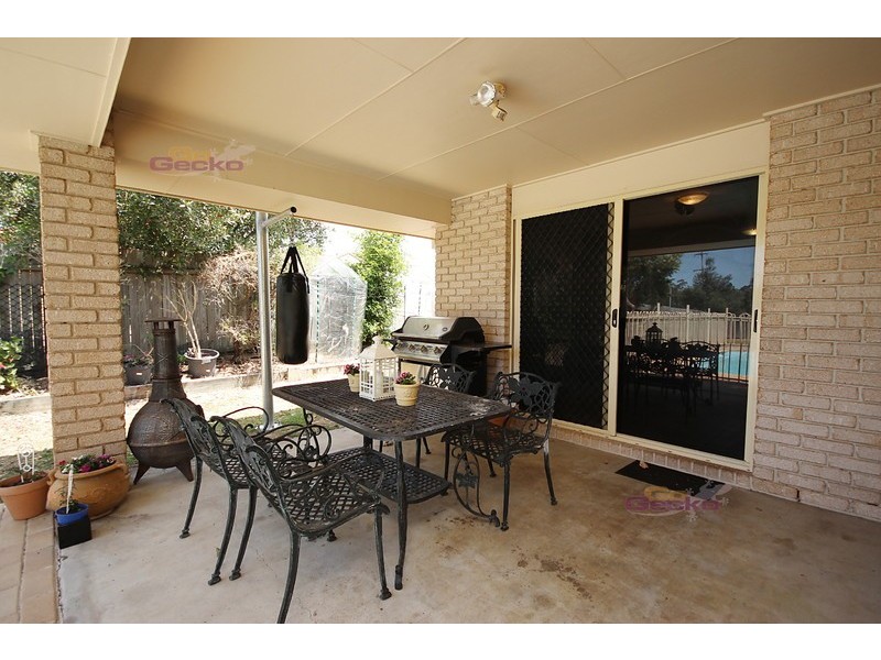 17 Birmingham Street, Eatons Hill QLD 4037