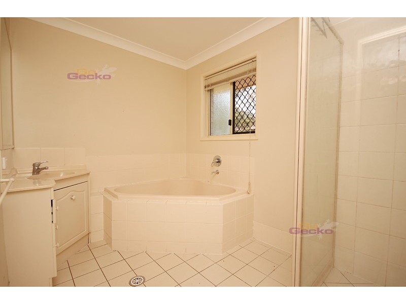 17 Birmingham Street, Eatons Hill QLD 4037