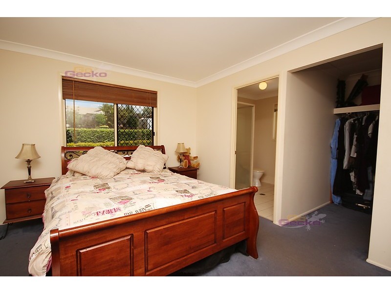 17 Birmingham Street, Eatons Hill QLD 4037