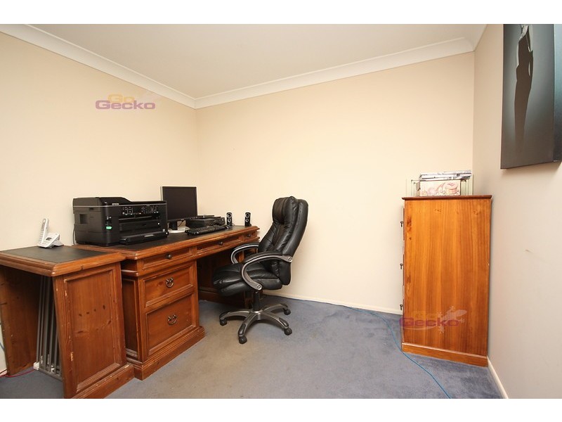 17 Birmingham Street, Eatons Hill QLD 4037