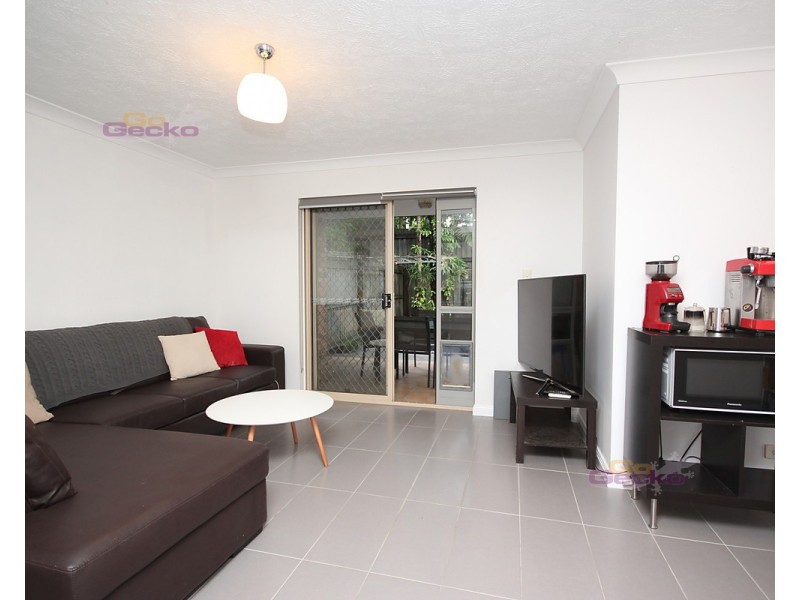 2/9 Robinson Road, Nundah QLD 4012