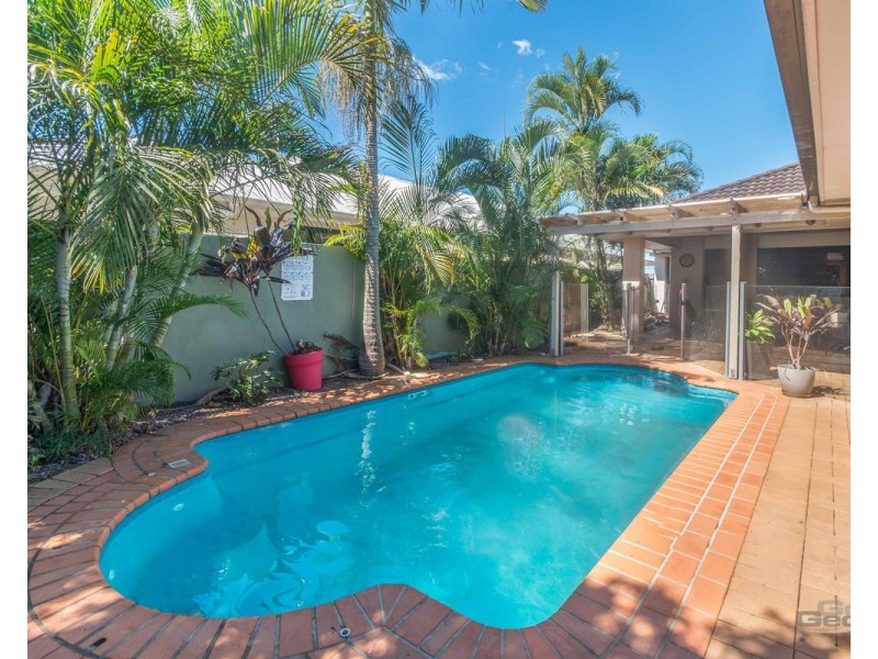 24 Dotterel Crescent, North Lakes QLD 4509