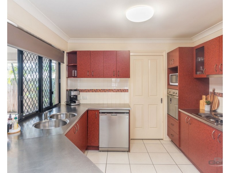 24 Dotterel Crescent, North Lakes QLD 4509