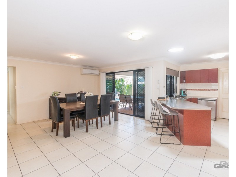 24 Dotterel Crescent, North Lakes QLD 4509