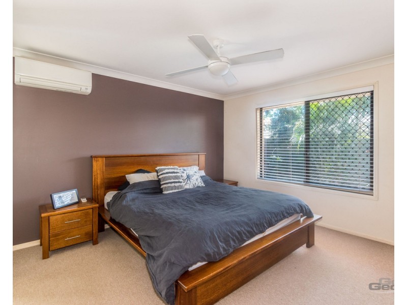 24 Dotterel Crescent, North Lakes QLD 4509