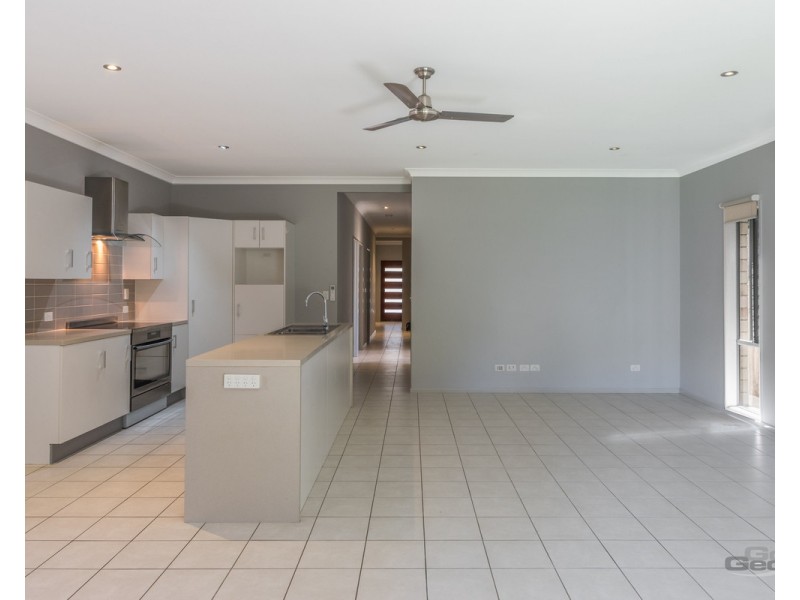 9A Station Avenue, Northgate QLD 4013