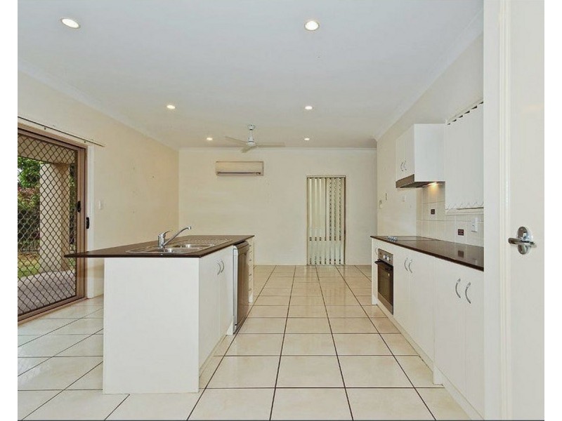 8 Riley Court, North Lakes QLD 4509