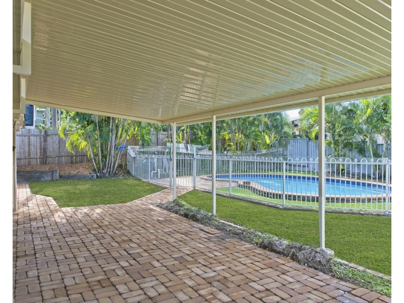 23 Gordon Road, Ferny Hills QLD 4055