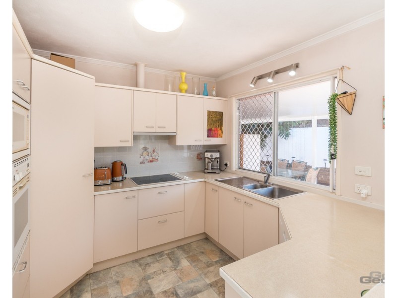 7 Roseglen Street, Greenslopes QLD 4120