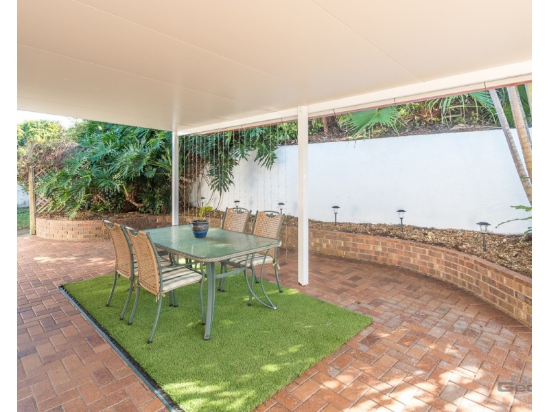 7 Roseglen Street, Greenslopes QLD 4120