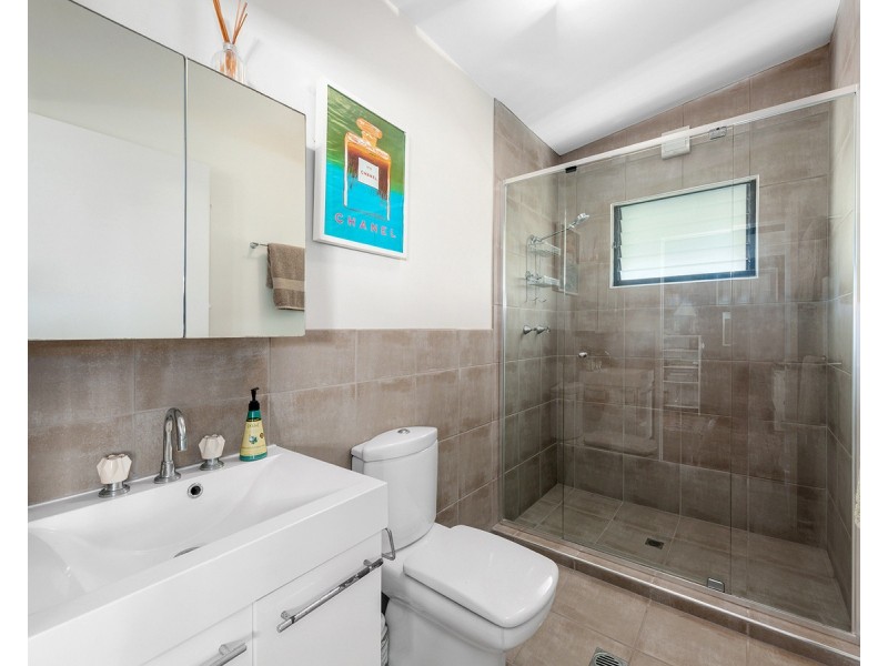 65 O’Quinn Street, Nudgee Beach QLD 4014