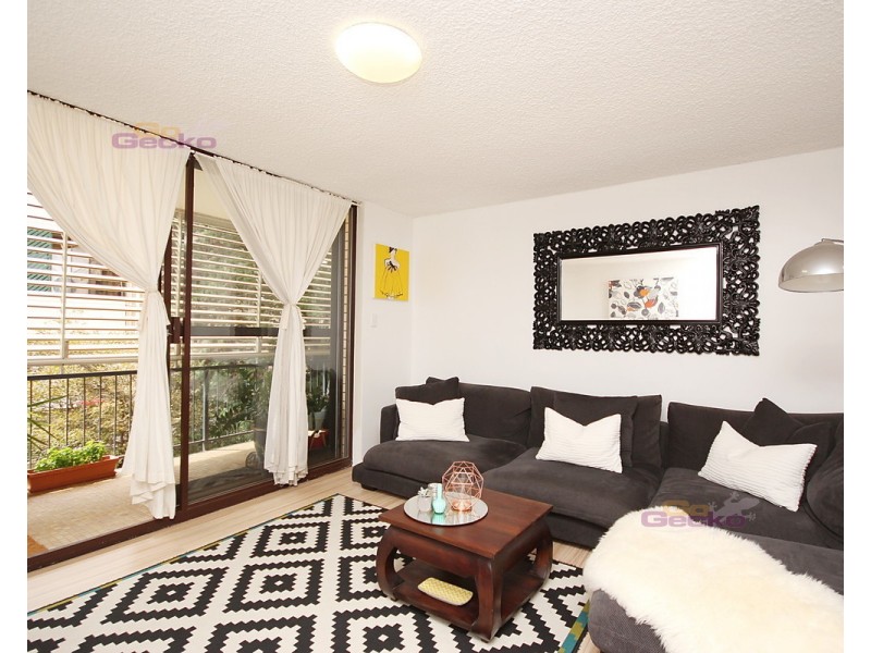 2/84 Bayview Terrace, Clayfield QLD 4011