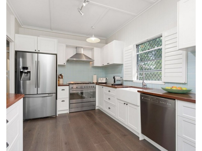 27 Woking Street, Mitchelton QLD 4053