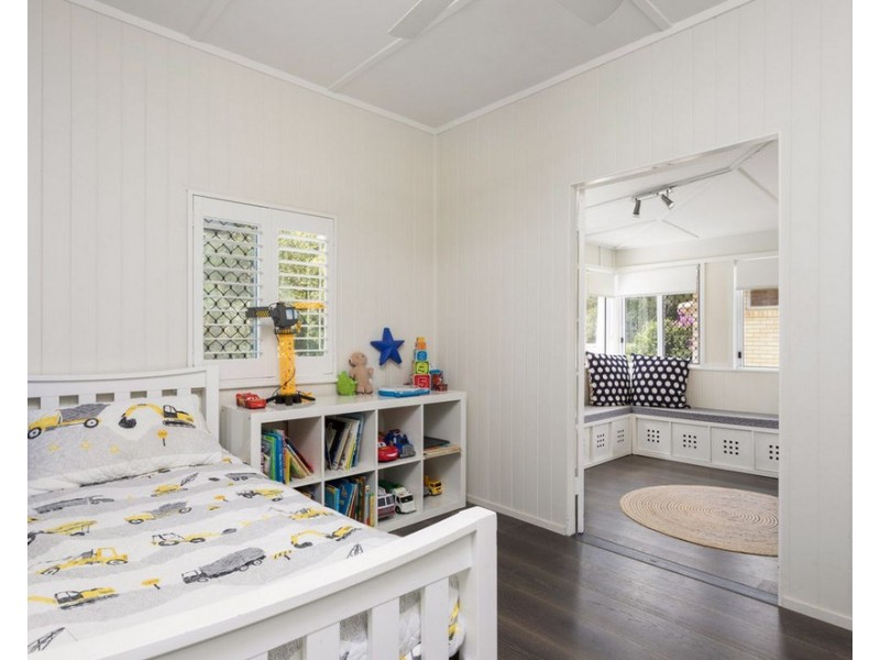 27 Woking Street, Mitchelton QLD 4053