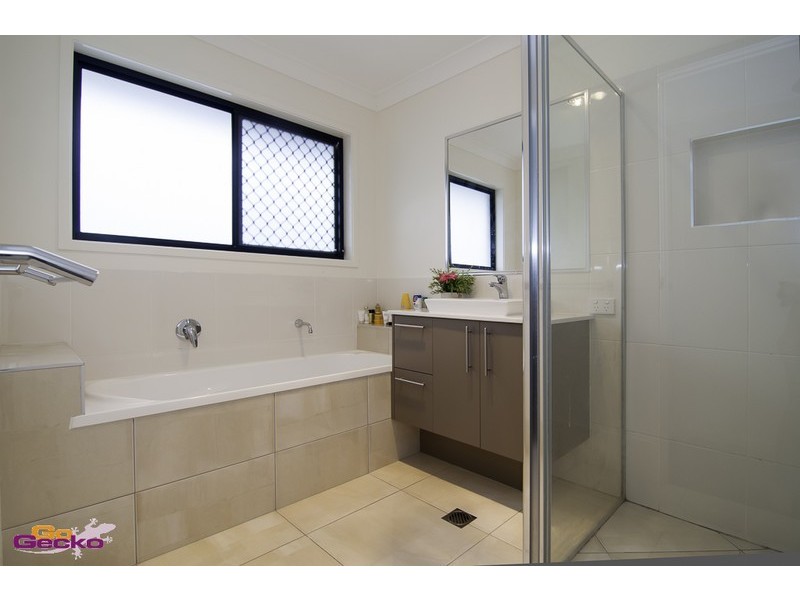 26 Northmarque Street (60 Cowie Rd), Carseldine QLD 4034