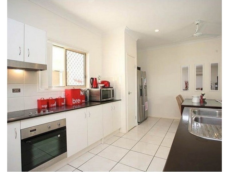 8 Riley Court, North Lakes QLD 4509